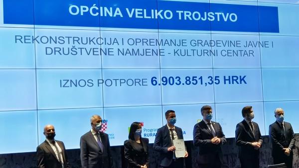 foto/KC_741_potpisivanje_2303