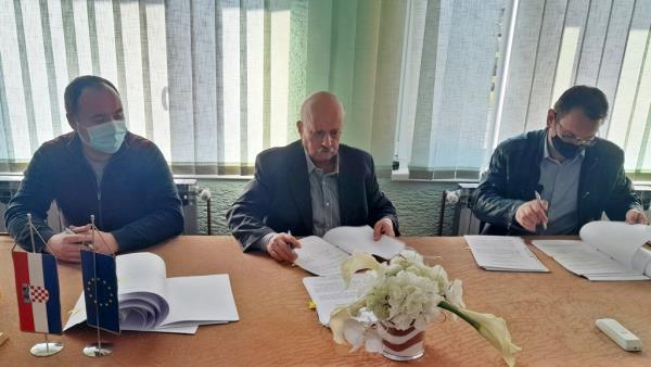 foto/Ugovori_potpisivanje_15042021